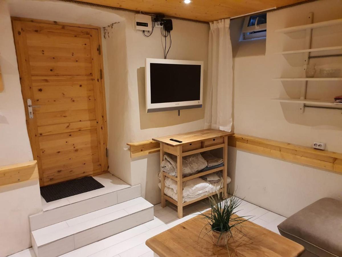 City Center Basement Studio ทาลลินน์ ภายนอก รูปภาพ