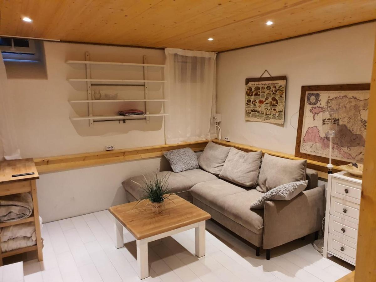 City Center Basement Studio ทาลลินน์ ภายนอก รูปภาพ